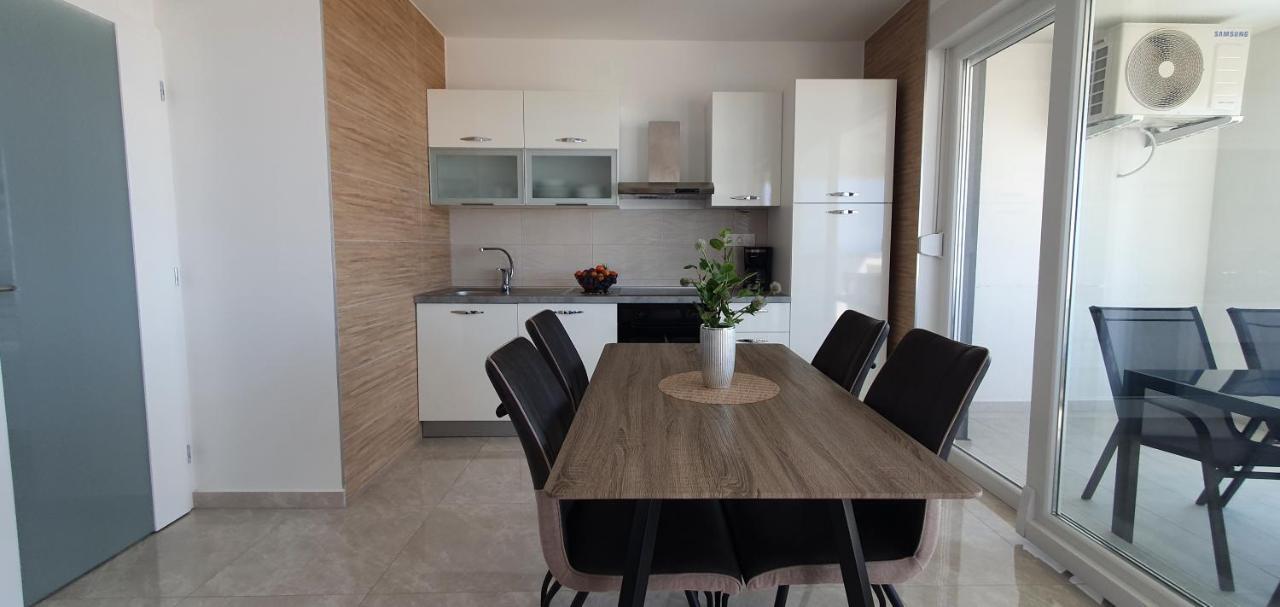 Seahorse Luxury Apartment With Pool And Sea View Novalja Dış mekan fotoğraf